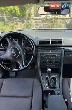 Седан Audi A4 2005 в  фото 12 Седан Audi A4 2005 в