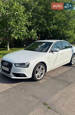 Седан Audi A4 2014 в Киеве
