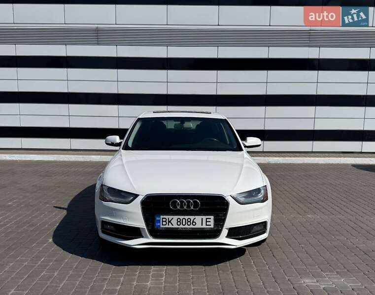 Седан Audi A4 2014 в Ровно