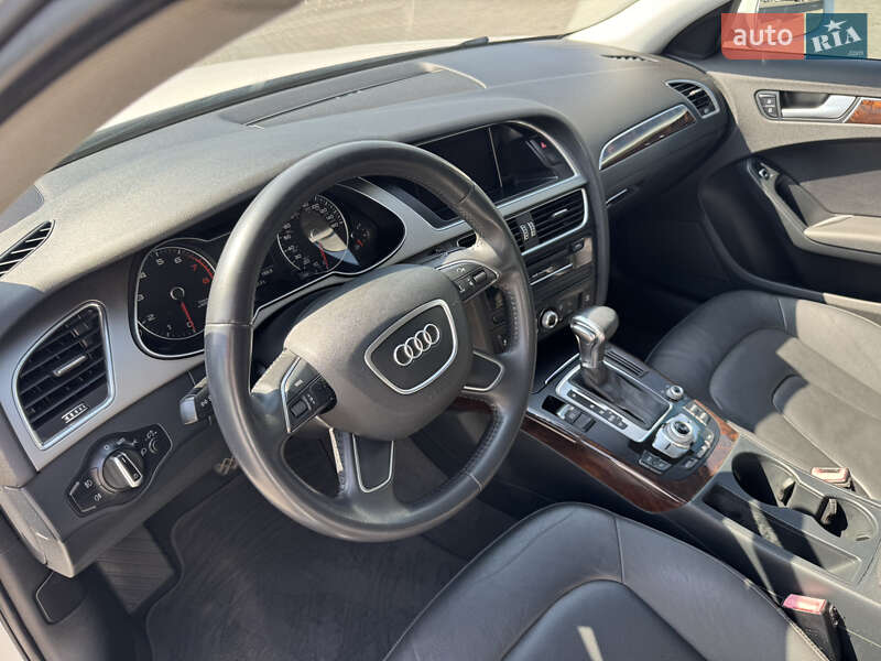 Седан Audi A4 2014 в Ровно