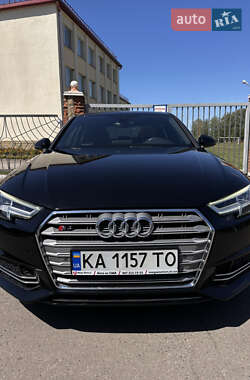 Седан Audi A4 2018 в Киеве