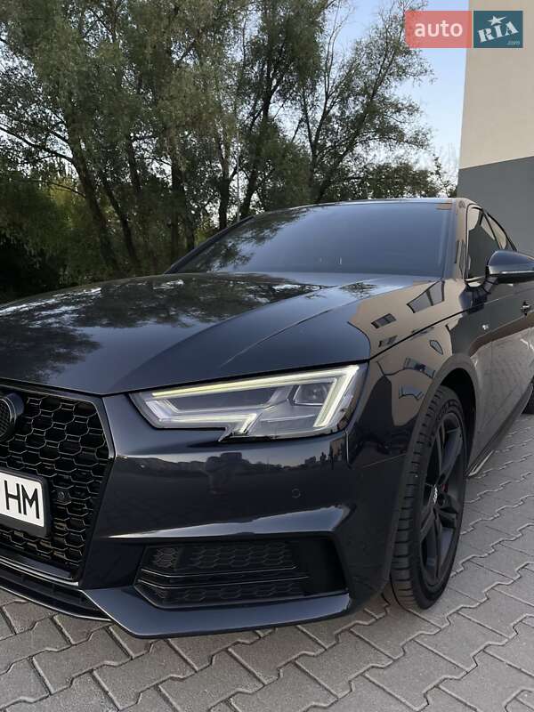 Седан Audi A4 2016 в Хмельницком