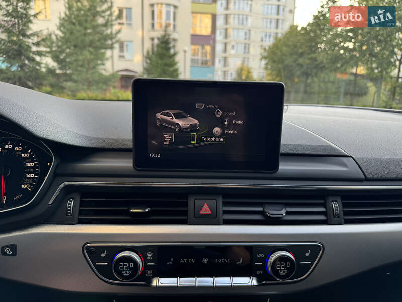 Седан Audi A4 2018 в Ивано-Франковске