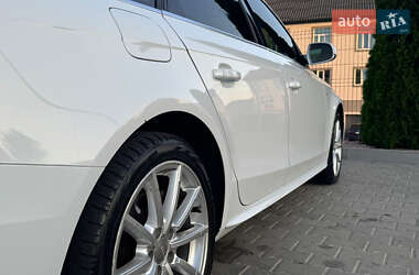 Седан Audi A4 2015 в 