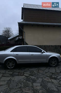 Седан Audi A4 2004 в 