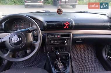 Седан Audi A4 1999 в 