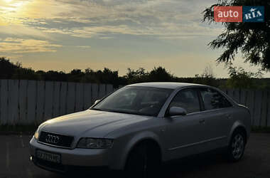 Седан Audi A4 2000 в 