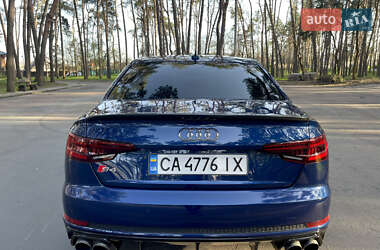 Седан Audi A4 2017 в 