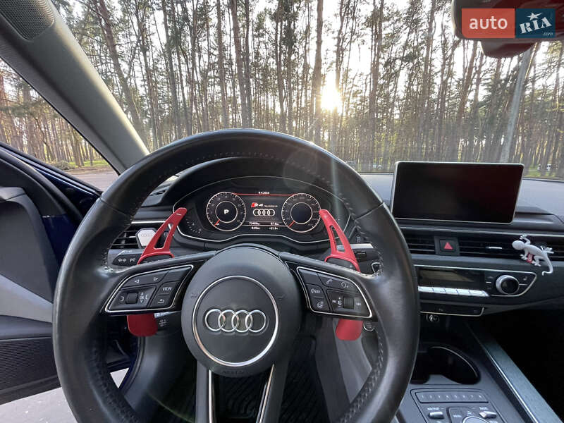 Седан Audi A4 2017 в Киеве