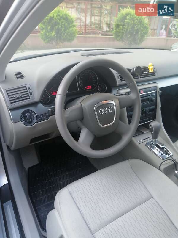 Седан Audi A4 2004 в Одессе