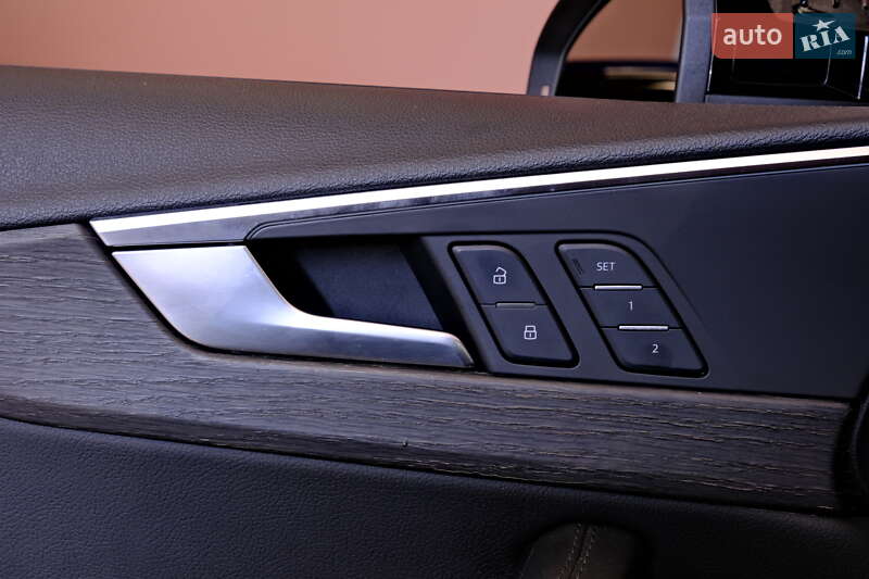 Седан Audi A4 2019 в Одессе