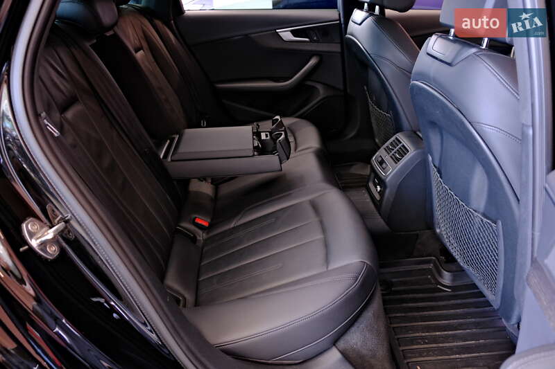Седан Audi A4 2019 в Одессе