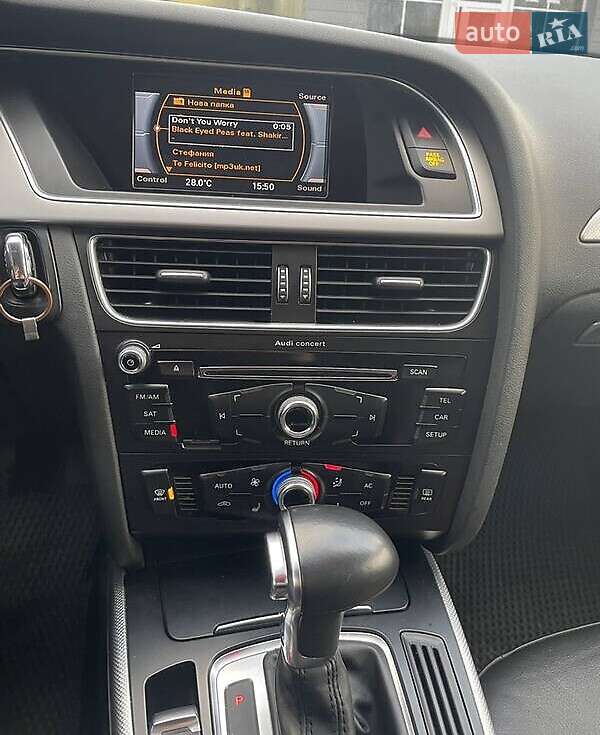 Седан Audi A4 2014 в Луцке