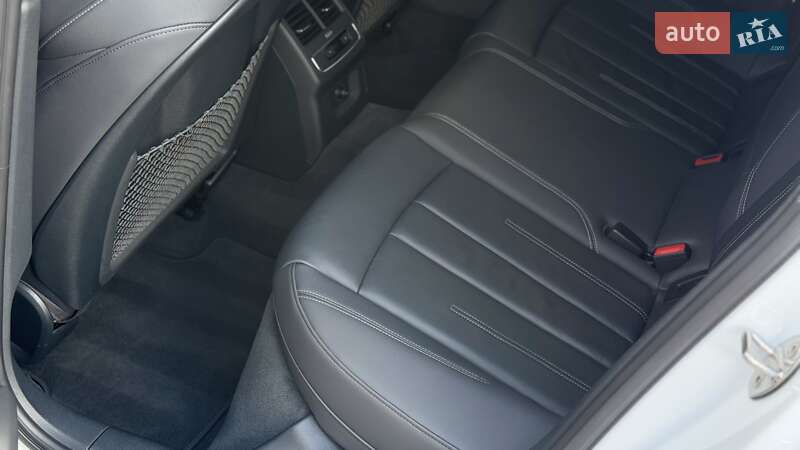 Седан Audi A4 2020 в Киеве