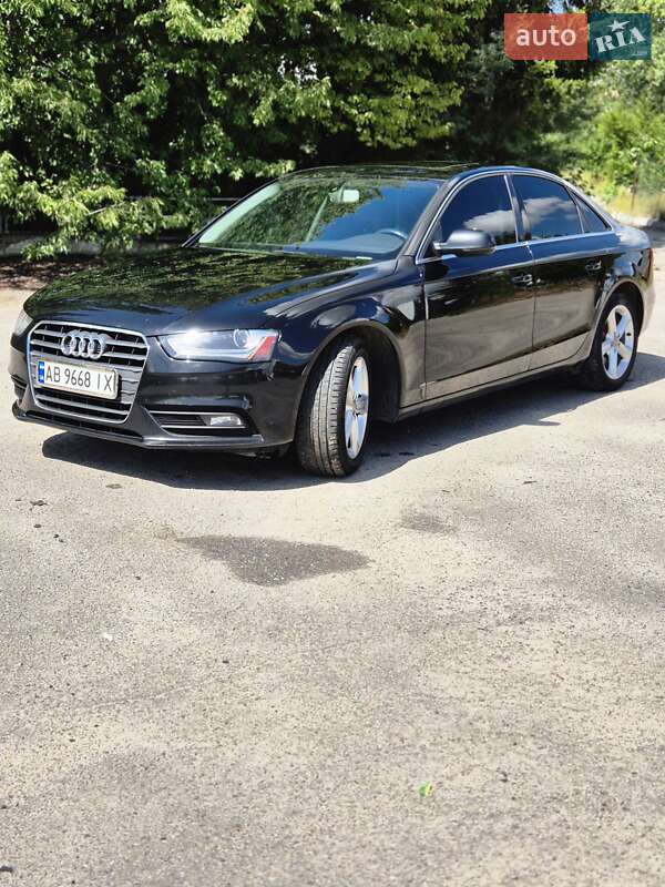 Седан Audi A4 2013 в 