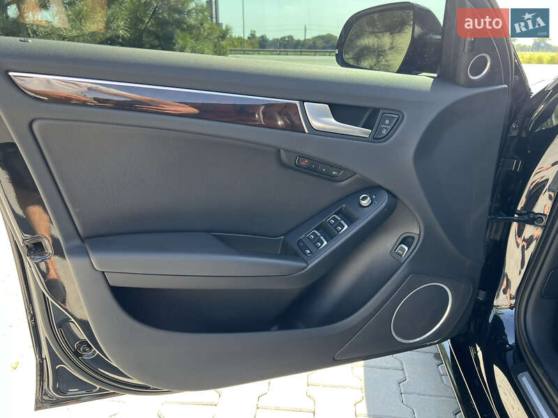 Седан Audi A4 2013 в Виннице