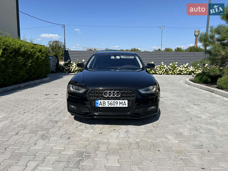 Седан Audi A4 2013 в Виннице