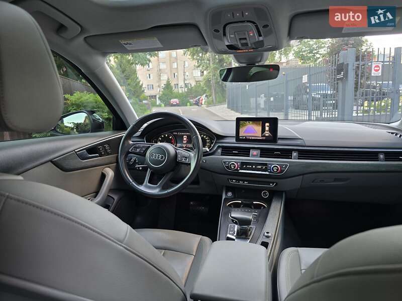 Седан Audi A4 2018 в Киеве