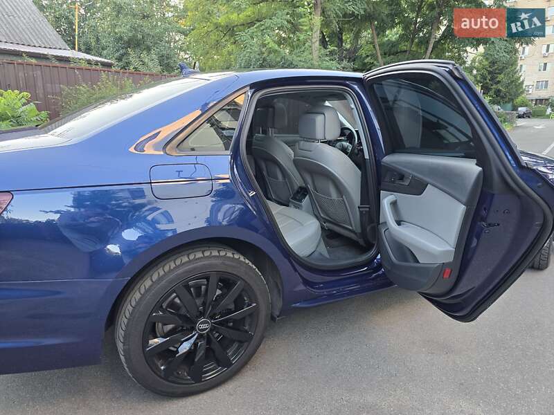 Седан Audi A4 2018 в Киеве