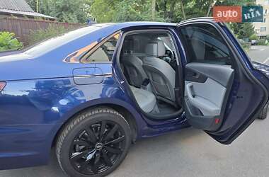 Седан Audi A4 2018 в 