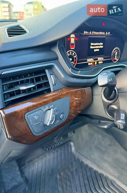 Седан Audi A4 2018 в 