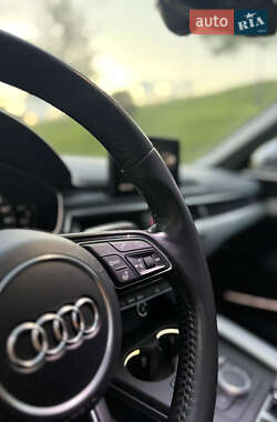 Седан Audi A4 2018 в 