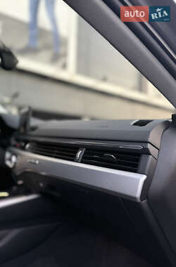 Седан Audi A4 2018 в 