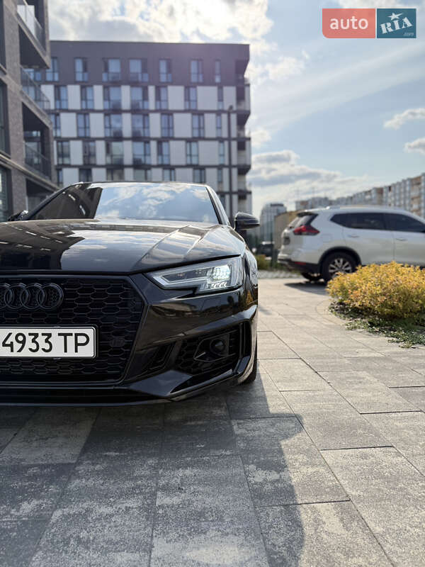 Седан Audi A4 2018 в Львове