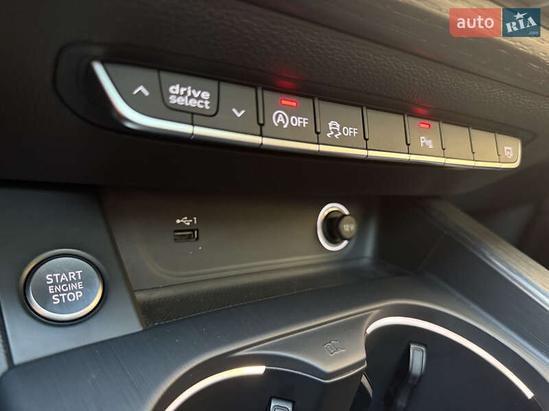 Седан Audi A4 2018 в Львове