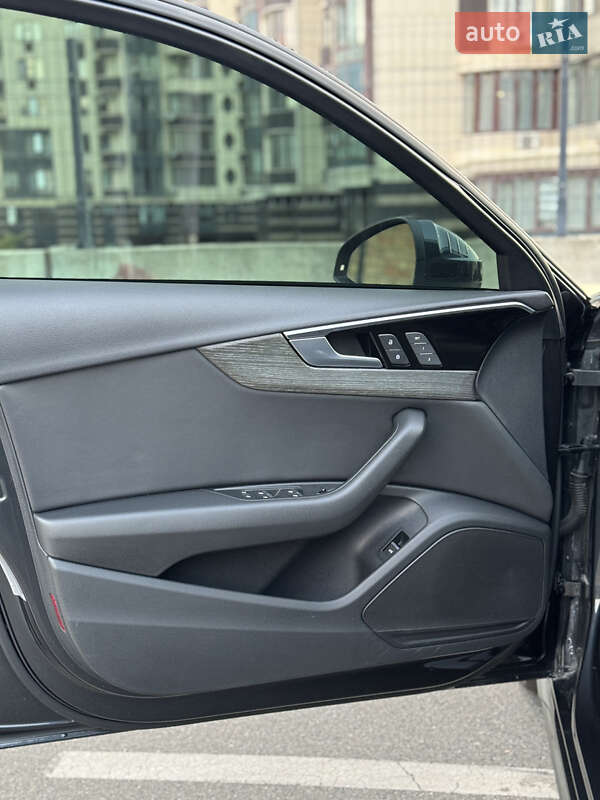 Седан Audi A4 2020 в Киеве