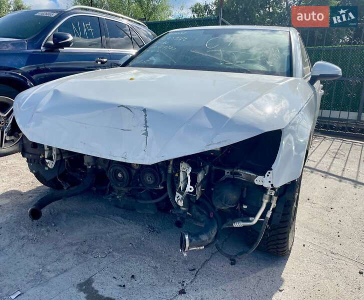 Седан Audi A4 2016 в Киеве