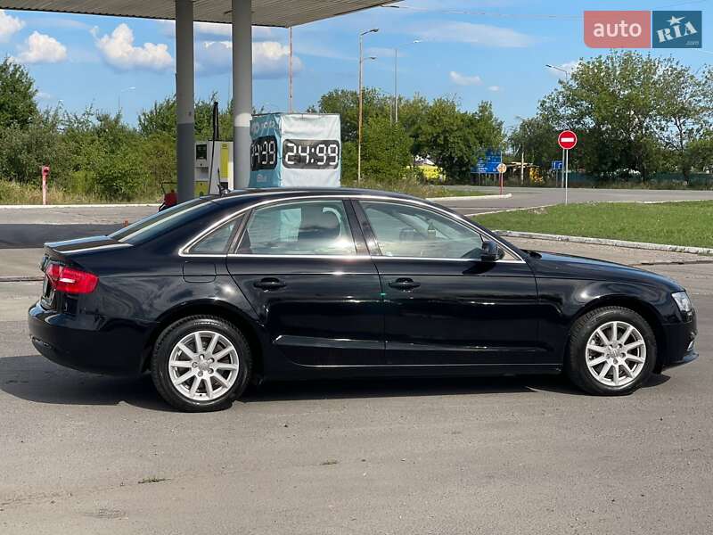 Седан Audi A4 2012 в Ужгороде