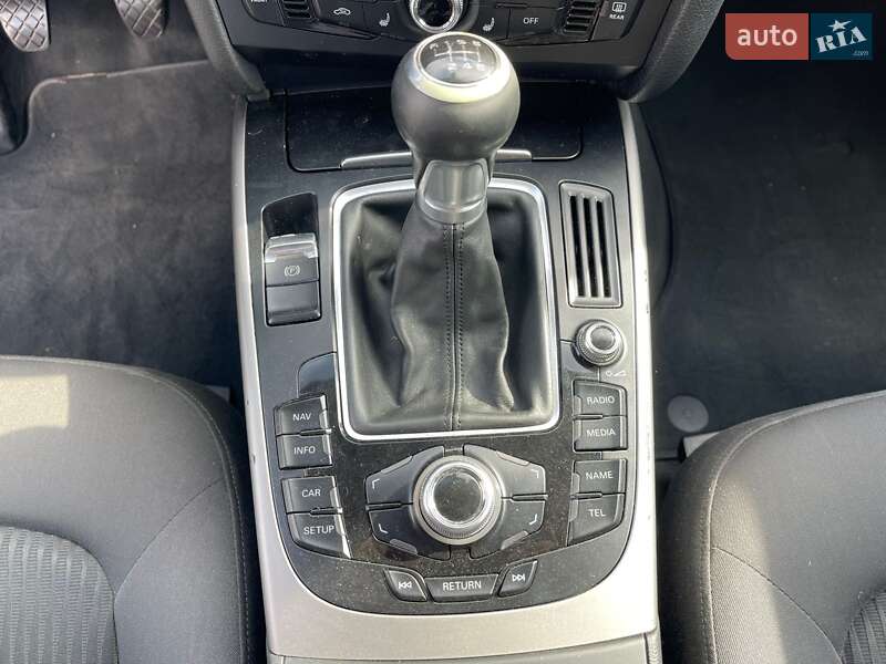Седан Audi A4 2012 в Ужгороде