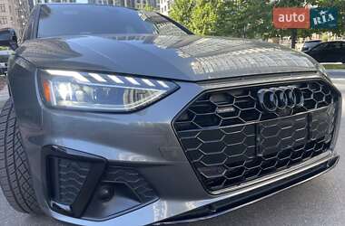 Седан Audi A4 2022 в 