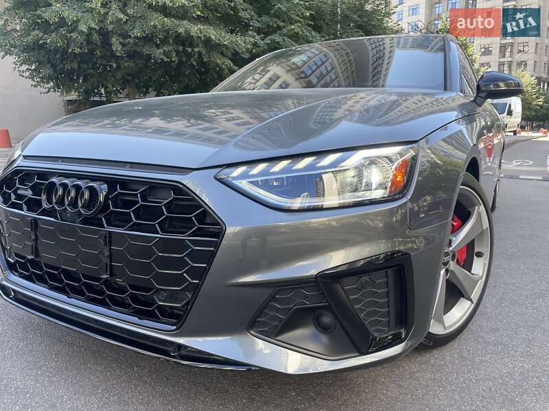 Седан Audi A4 2022 в Киеве