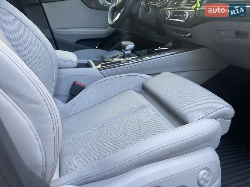 Седан Audi A4 2022 в Киеве