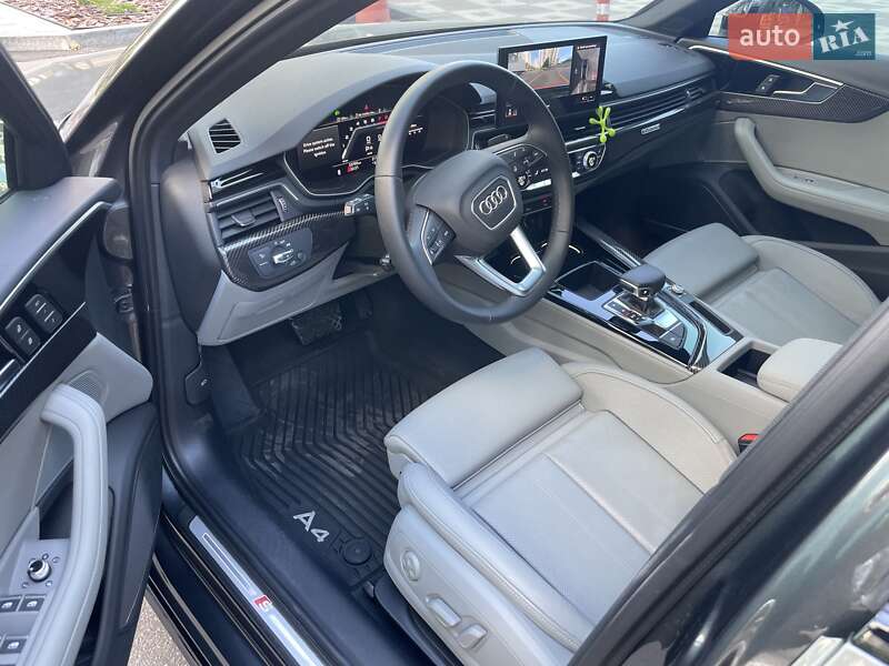Седан Audi A4 2022 в Киеве