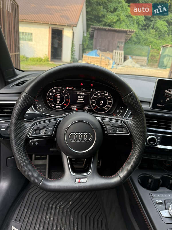 Седан Audi A4 2017 в Львові