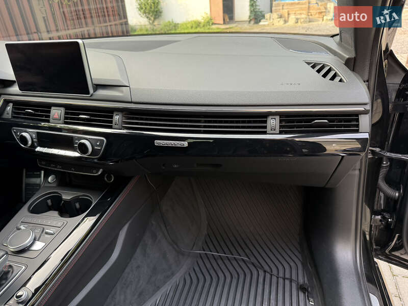 Седан Audi A4 2017 в Львові
