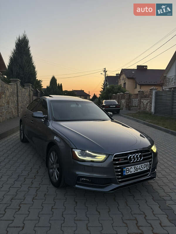 Седан Audi A4 2012 в Львове
