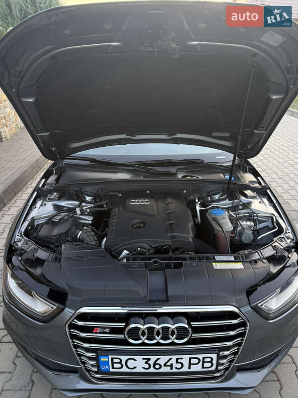 Седан Audi A4 2012 в Львове