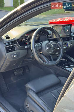 Седан Audi A4 2022 в 