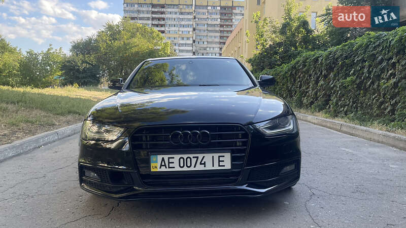 Седан Audi A4 2013 в Днепре