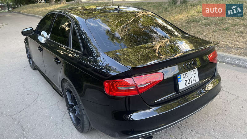 Седан Audi A4 2013 в Днепре