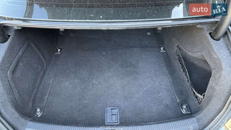 Седан Audi A4 2013 в Днепре