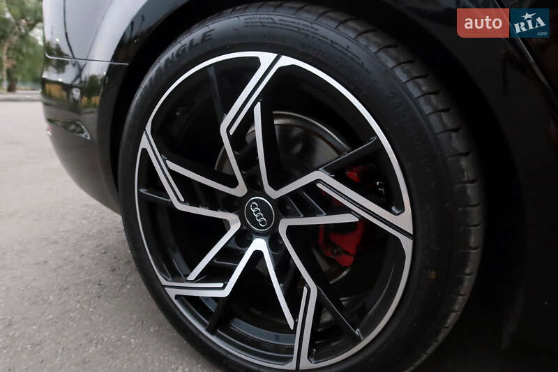Седан Audi A4 2017 в Днепре