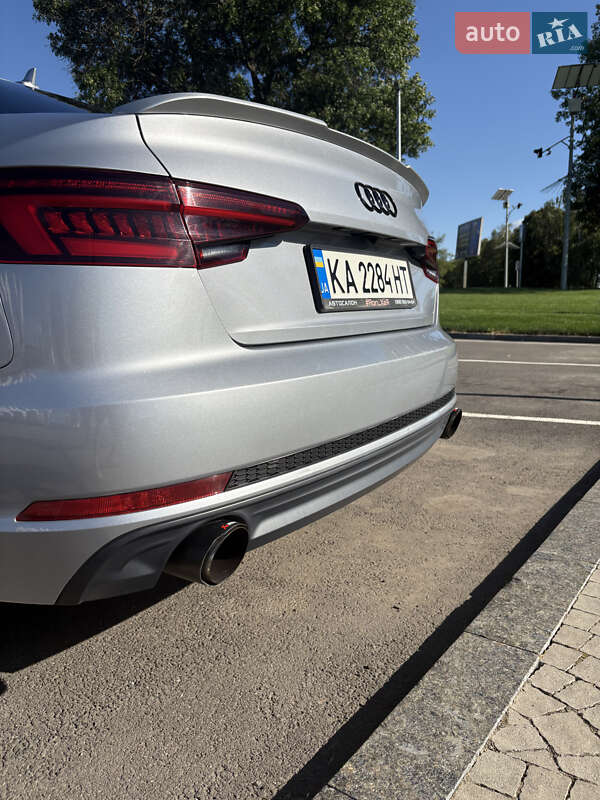 Седан Audi A4 2018 в Киеве