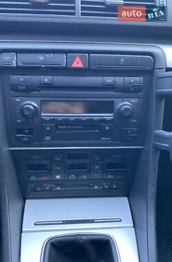 Седан Audi A4 2002 в 