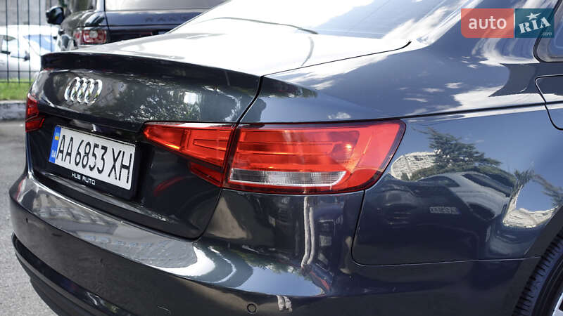 Седан Audi A4 2017 в Киеве