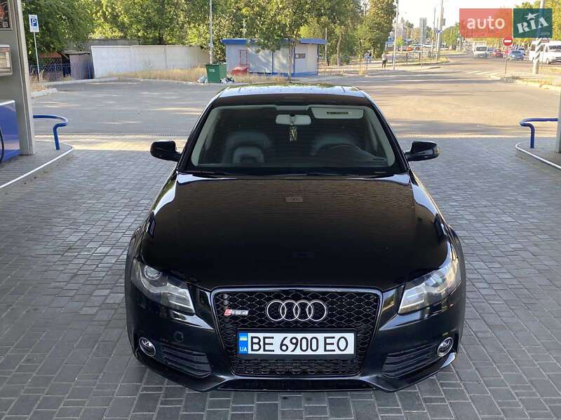 Седан Audi A4 2011 в Николаеве